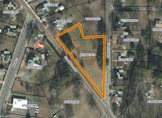 321 Coleridge Rd, Ramseur, NC 27316