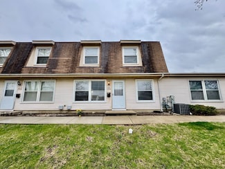 1681 Queensbury Cir Unit 5881, Hoffman Estates, IL 60169