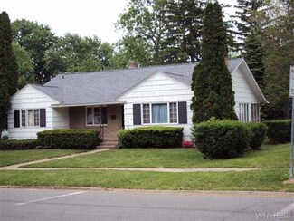 13 S Vernon St, Middleport, NY 14105