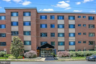 1200 S Arlington Ridge Rd Unit 314, Arlington, VA 22202