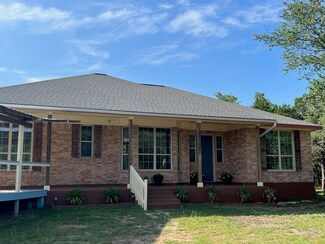 300 Round Rock Rd, Wimberley, TX 78676