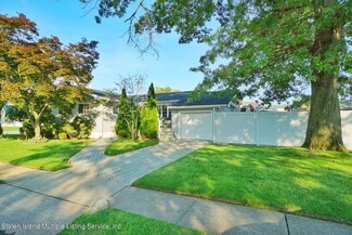 272 10 St, Staten Island, NY 10306