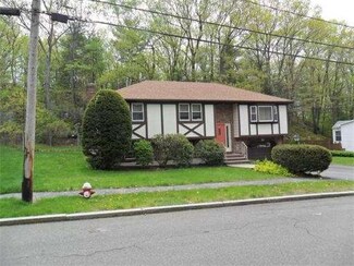 15 Rosemary Ave, Wakefield, MA 01880