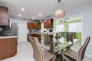 8105 NW 59th St, Tamarac, FL 33321