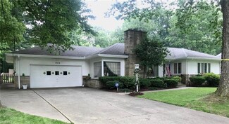 933 Ottawa Dr, Youngstown, OH 44511