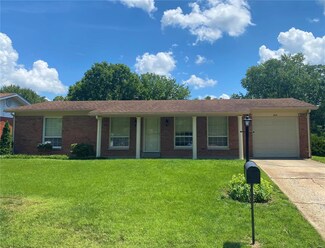 317 Laurel Dr, Fairview Heights, IL 62208