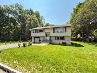 12 S 2nd Ave, Mine Hill, NJ 07803