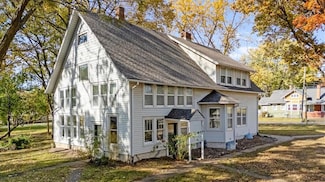 807 Highgrove Rd, Grandview, MO 64030