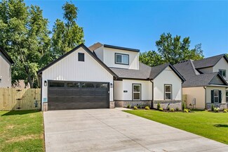 476 W 2nd St, Centerton, AR 72719