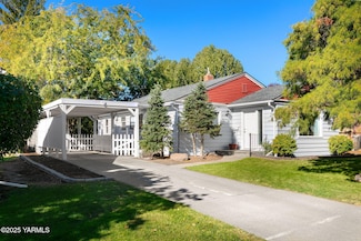 1004 S 21st Ave, Yakima, WA 98902