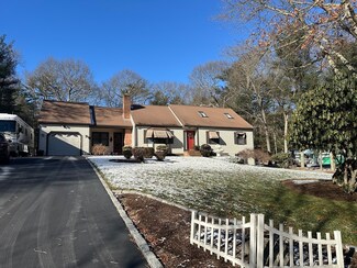 1 Knollwood Dr, North Dartmouth, MA 02747