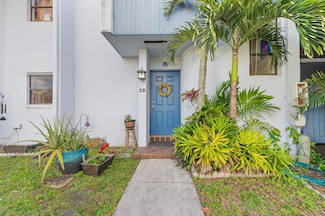 2800 S University Dr Unit 2D, Davie, FL 33328