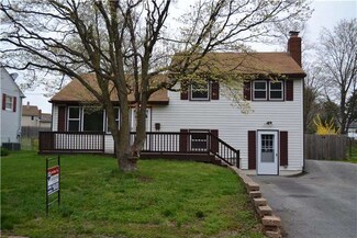 207 Landers Ln, New Castle, DE 19720