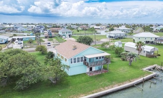 145 Lakeview Rd, Rockport, TX 78382