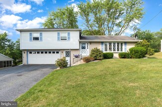 8151 Evelyn St, Hummelstown, PA 17036