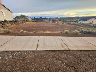 1053 SE Greenleaf Ln, Madras, OR 97741