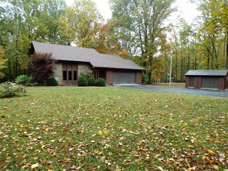 2900 W Apple Tree Ln, Crawfordsville, IN 47933