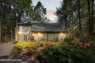 1224 Longrifle Rd, Pocono Pines, PA 18350