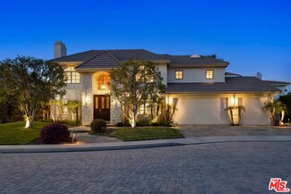 17653 Royce Dr W, Encino, CA 91316