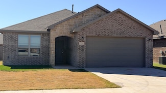 723 E 17th St, Wolfforth, TX 79382