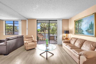 1101 Colony Point Cir Unit 207, Pembroke Pines, FL 33026