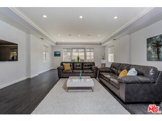 5510 S Garth Ave, Los Angeles, CA 90056