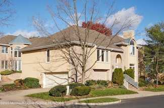 194 Pelican Ct, Holmdel, NJ 07733