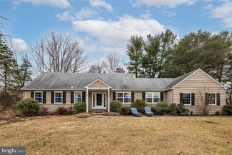 859 Farragut Rd, Berwyn, PA 19312
