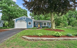 54 West St, East Greenwich, RI 02818