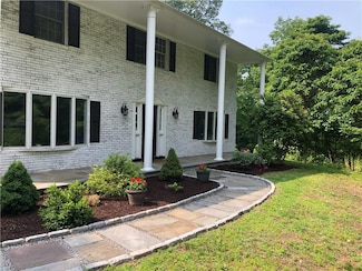 38 William Puckey Dr, Cortlandt Manor, NY 10567