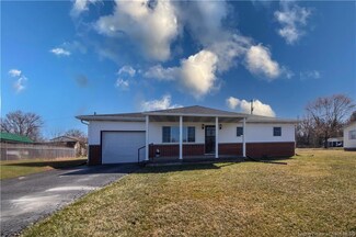 672 E Cutshall Rd, Austin, IN 47102