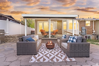 10652 S Savannah Dr, Sandy, UT 84094