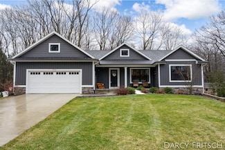5250 Oakdale Dr, Hudsonville, MI 49426