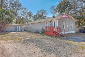1209 Palm St, Hanahan, SC 29410