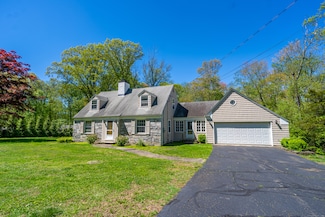 312 Fairlea Rd, Orange, CT 06477