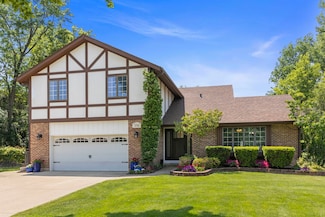 5760 Woodward Ave, Downers Grove, IL 60516