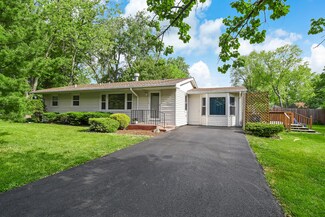 5649 Virginia Ave, Clarendon Hills, IL 60514