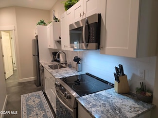 800 Park Ave Unit 104, Grand Lake, CO 80447