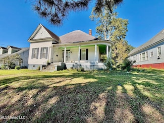 412 S 4th St, McComb, MS 39648