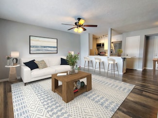 205 Yacht Club Ln Unit 205, El Lago, TX 77586