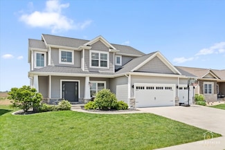1113 Willow Creek Dr, Bloomington, IL 61705