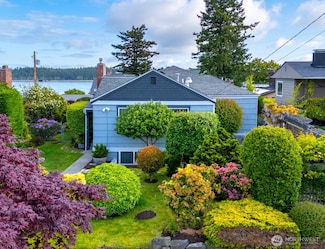 2010 9th St, Anacortes, WA 98221