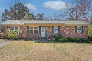 1608 Woodview Dr SW, Hartselle, AL 35640