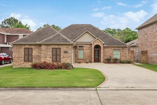 9 Waterford Dr, Orange, TX 77630