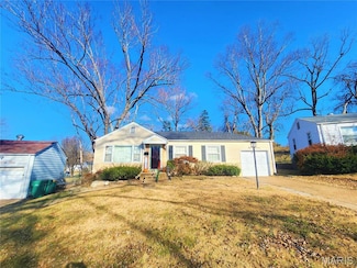 1019 Avant Dr, Saint Louis, MO 63137