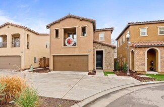 1292 Piazza Ln, Clovis, CA 93612