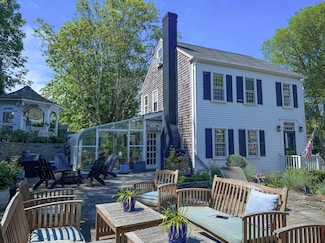 33 Pleasant St, Nantucket, MA 02554
