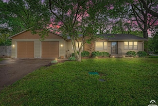 2323 Westdale Rd, Lawrence, KS 66049