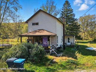 132 Boyarsky Rd, Olyphant, PA 18447