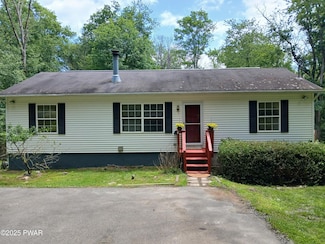 106 Meadowbrook Rd, Matamoras, PA 18336